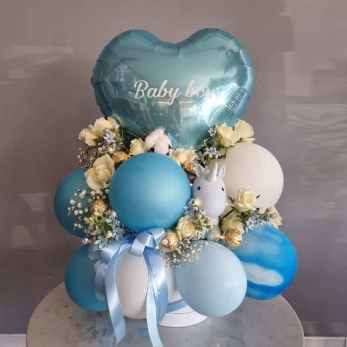 פרחים בלונים BABY BOY בשילוב מנורת לילה ושוקולד משלוח פרחים ליולדת בחיפה